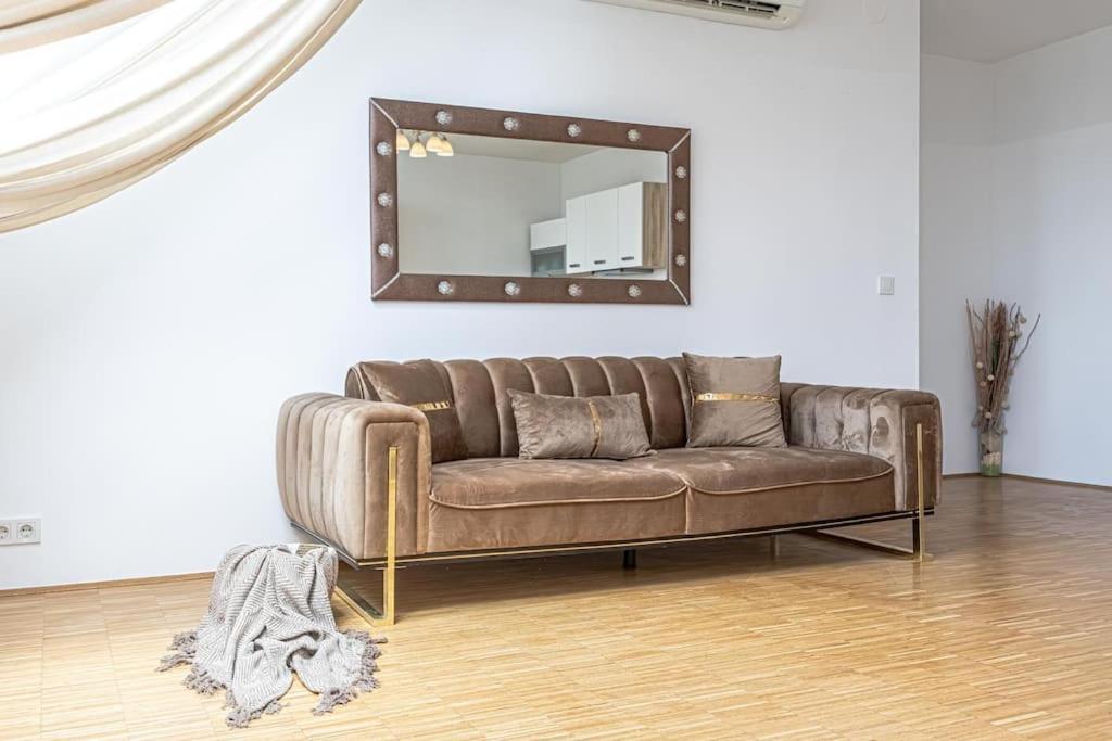 Super Luxury Apt, Only 12min To Ferris Wheel Apartment *