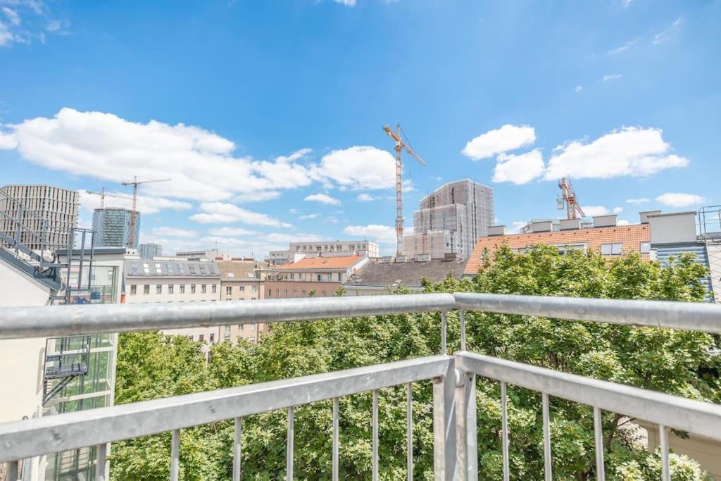Super Luxury Apt, Only 12min To Ferris Wheel