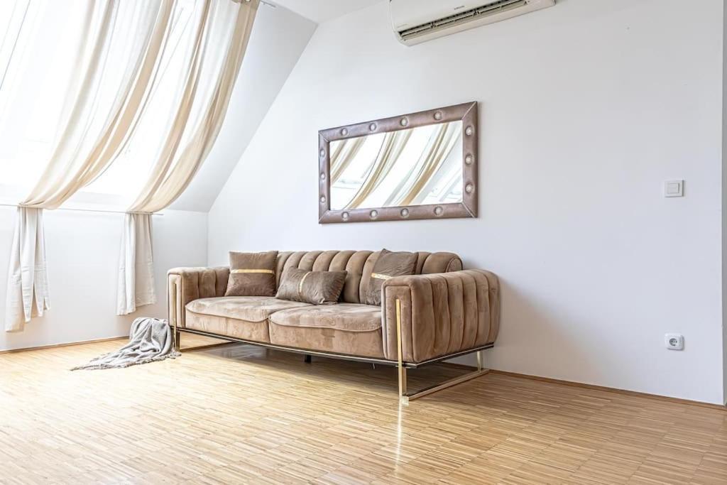 Super Luxury Apt, Only 12min To Ferris Wheel Apartment *