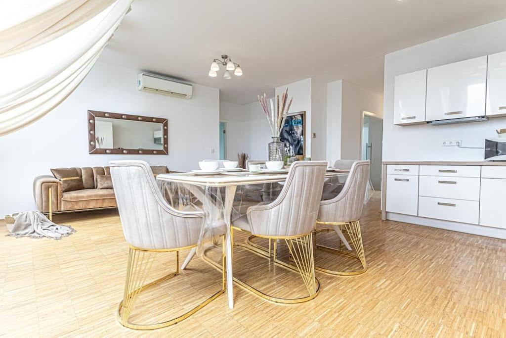 Apartment Super Luxury Apt, Only 12min To Ferris Wheel *